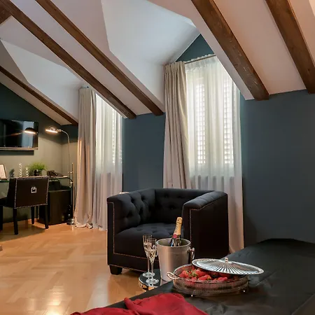 Heritage Hotel 19 4*