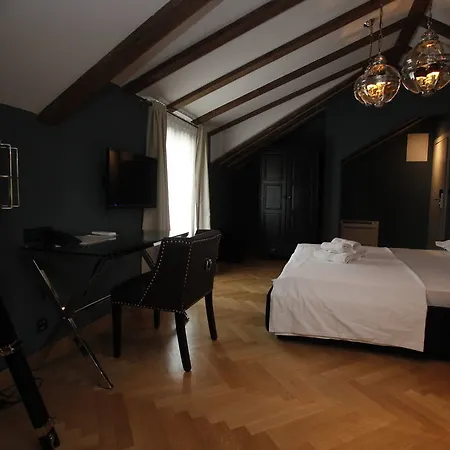 Heritage Hotel 19 4*