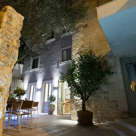 Heritage 19 Hotel